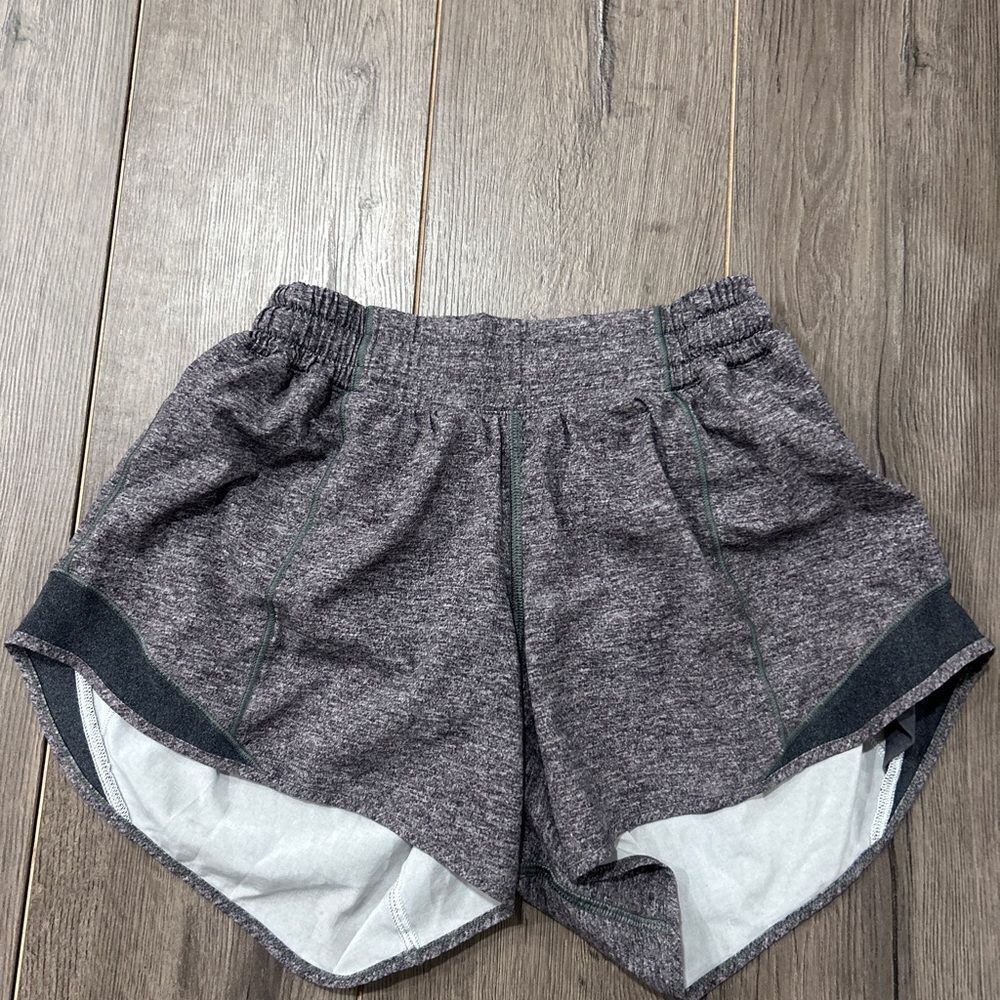 Lululemon Hotty Hot Short 4”
